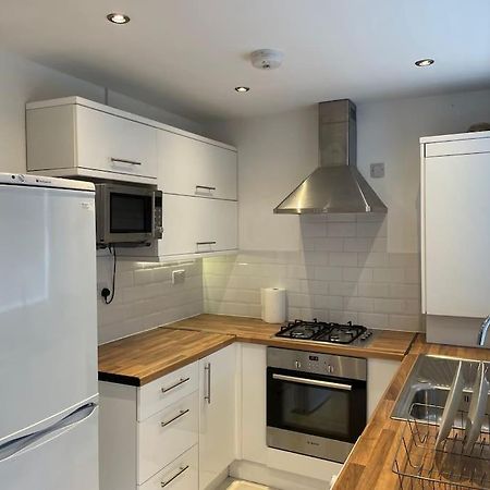 Entire Ground Floor Apartment In Watford Watford  Zewnętrze zdjęcie