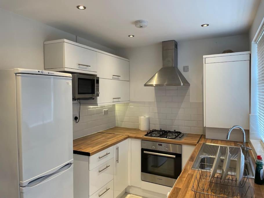 Entire Ground Floor Apartment In Watford Watford  Zewnętrze zdjęcie