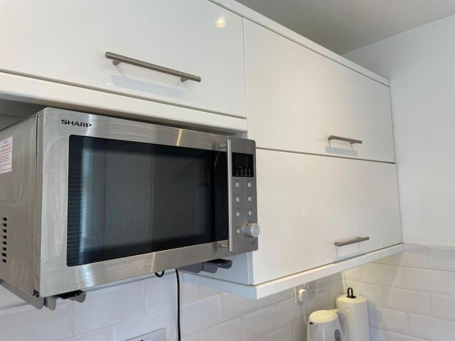 Entire Ground Floor Apartment In Watford Watford  Zewnętrze zdjęcie