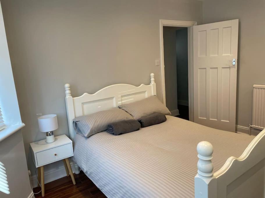 Entire Ground Floor Apartment In Watford Watford  Zewnętrze zdjęcie