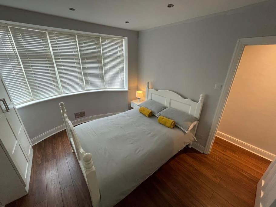 Entire Ground Floor Apartment In Watford Watford  Zewnętrze zdjęcie